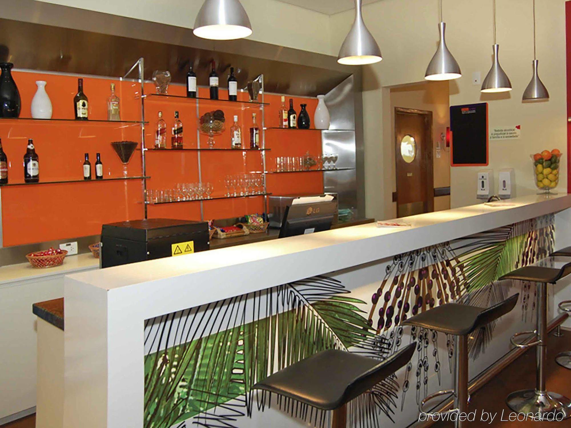 Отель Ibis Belem Aeroporto Экстерьер фото
