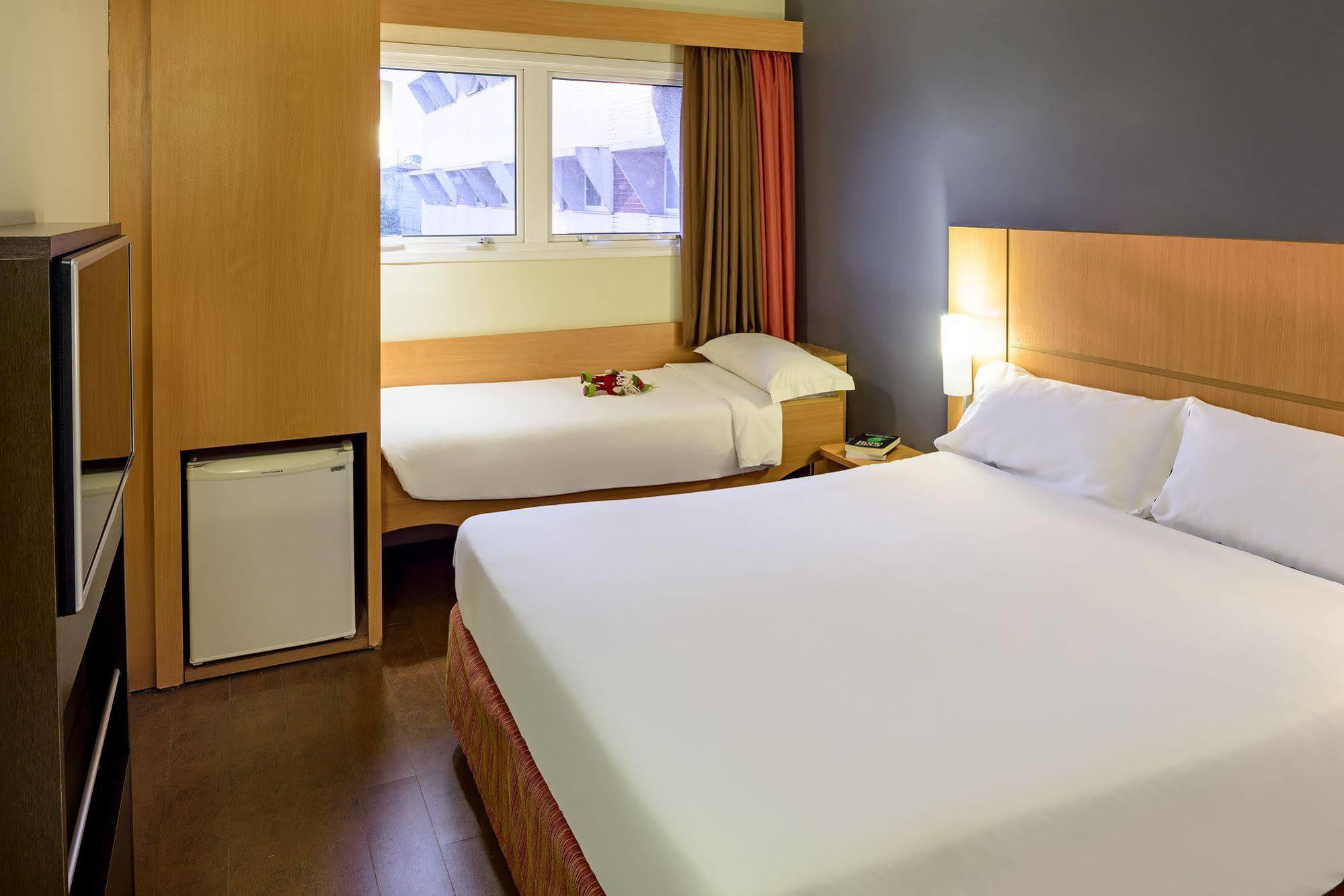 Отель Ibis Belem Aeroporto Экстерьер фото