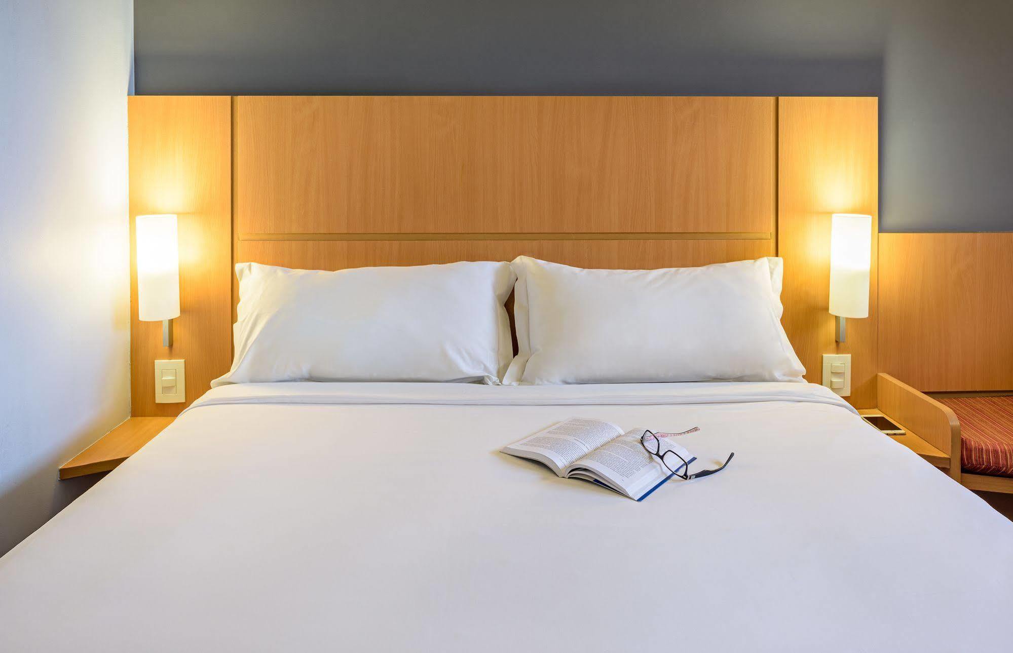 Отель Ibis Belem Aeroporto Экстерьер фото